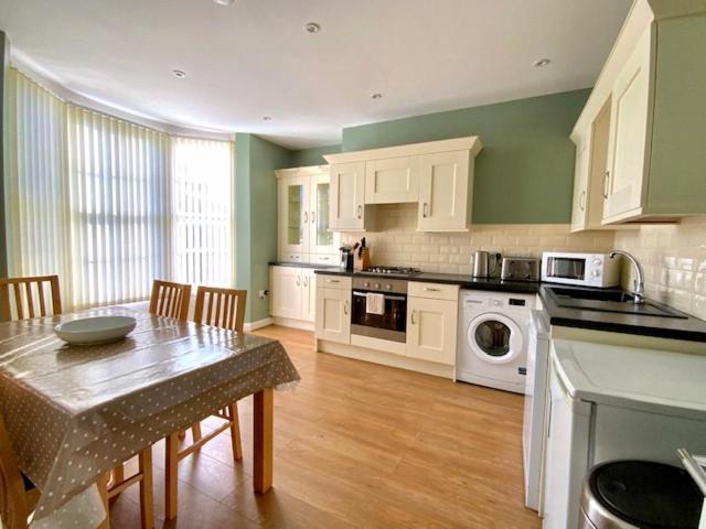 The Flat @ Sixteen Scarborough Bagian luar foto